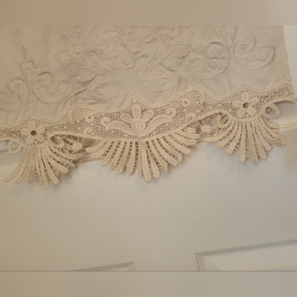 Harlow crop top w embroidery - Picture 3 of 6